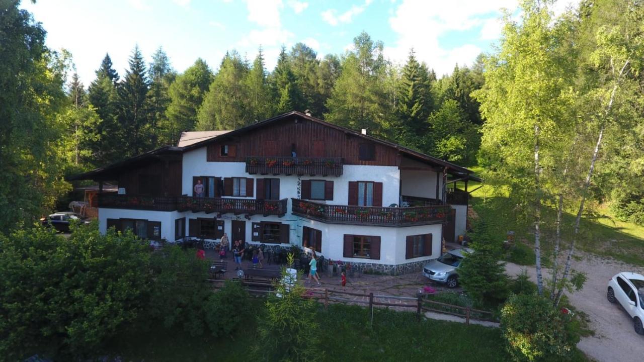 Albergo Scoiattolo Tret Exteriör bild